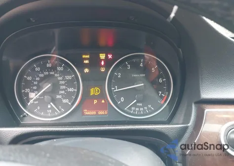 2011 BMW 328 из США, поврежденный, VIN WBAPH7C53BE459890